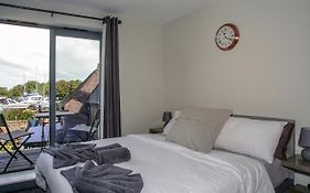 Beautiful River Balcony Cottage In Heart Of Historic Sandwich